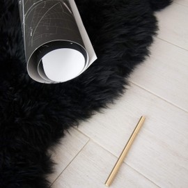 HUAHOO Premium Genuine Sheepskin Rug Black Real Australia Sheepskin Natural Luxury Fluffy Lambskin Fur Area Rug Seat Covers for Kids Bedroom Sofa Chair Cover Pets Dogs Mat Single Pelt/2'x 3' Black