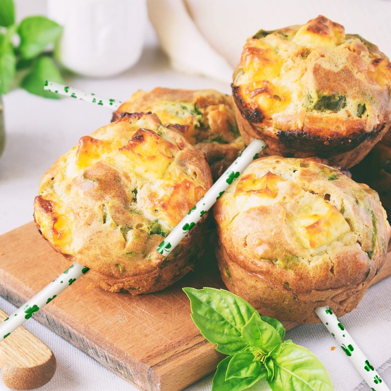 Whaline 200Pcs St. Patrick's Day Paper Straws Foil Green Shamrocks