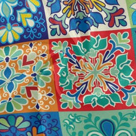 Qilmy Mexican Talavera Outdoor Tablecloth 60 Inch Waterproof Round Tablecloth with Umbrella Hole and Zipper for Backyard Party BBQ Decor