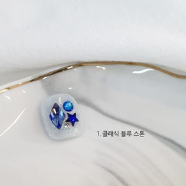 Summer season white pedi tip - If your toenails are of different sizes, please send me a message / 여름 시즌 화이트 페디팁 - 양발톱 크기가 다를경우 메세지 주세요