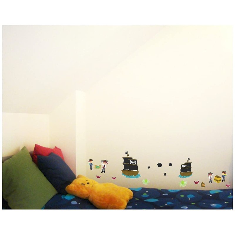 19-Piece Pirate Set with Pirate Ship / Treasure MAP Wall