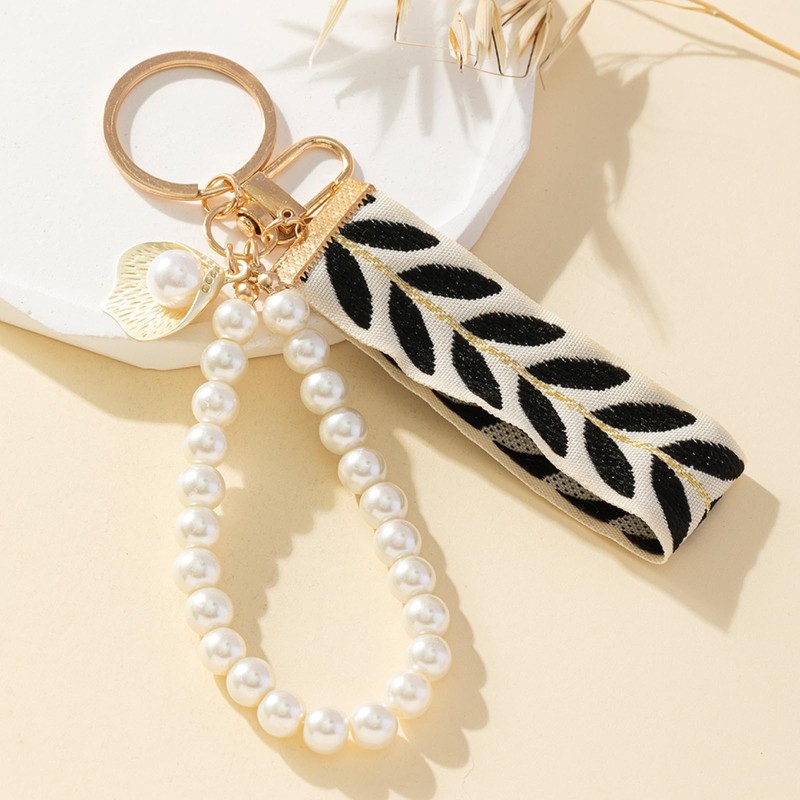 Uoocg Pearl Key Fob Short with Key Ring for Women
