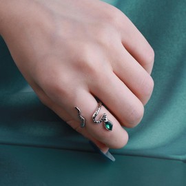 Yheakne Punk Snake Ring Emerald Crystal Rings Vintage Snake Emerald Rings Gothic Open Cuff Rings Jewellery for Women and Girls (Silver)
