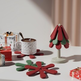 Silicone Trivet for Hot Dishes,Chrismas Tree Coasters/Tree Trivet,240°C Heat&Water&Stain Resistant,Food-Grade Silicone Pads for Kitchen Essentials and Decor,3 Trivets + 1 Stand (Chrismas Round)