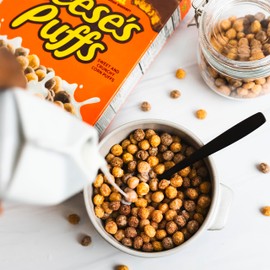 REESE'S PUFFS Chocolatey Peanut Butter Cereal, Kid Breakfast Cereal Bag, 35 oz
