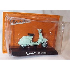 MAIST0 049 50 1963 Light Green vespa Vehicle 1.18 scale diecast model