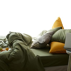 AShanlan Bed Linen Set 140 x 200 cm Olive Green Plain Duvet Cover with Pillowcase 70 x 90 cm 100% Soft and Comfortable Microfibre 2-Piece Bed Linen with Zip for Single Bed