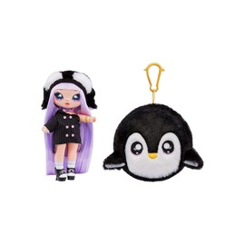Na! Na! Na! Surprise Cozy Series - ISLA Waddles Penguin Fashion Doll Made of Soft Plush with Purple Hair, Hat, Outfit and Fluffy Pendant Bag, Great Gift for Children from 5 Years, 119401EUC