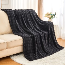 Wajade Cuddly Blanket Fluffy Fleece Blanket Winter Warm Plush Blanket Luxurious Faux Fur Blanket Lightweight Soft Blanket for Bed Couch 153 cm x 203 cm Black