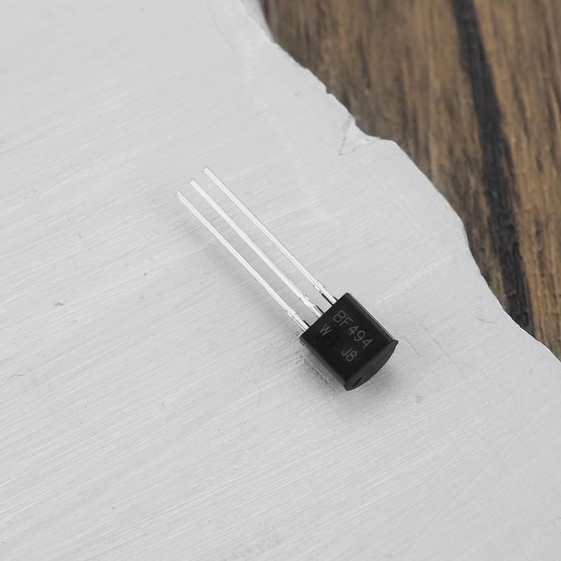 VGOL 20pcs BF494 NPN Medium Frequency Transistors TO-92 NPN Transistor