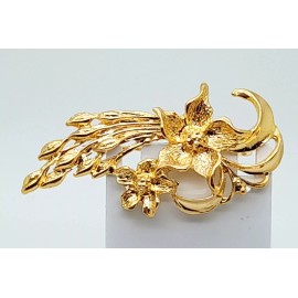 Vintage Gold Tone fashion jewelry Pin Brooch Flower  metal Floral Bouquet style