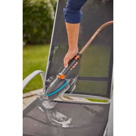 Gardena Cleansystem Hand Brush M Soft: Cleaning Brush with Hose Connection, for Smaller and Sensitive Surfaces, Practical 1-Hand Operation, with Flow Control (18842-20)