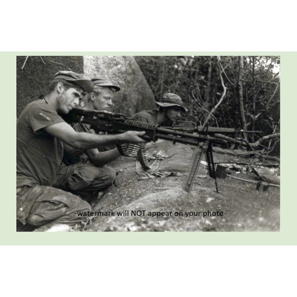 Vietnam War Marines Engage M16 Rifle Fire Fight PHOTO M60