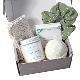 Natural Amor- Green Spa Gift Set for Women- Peppermint Forest Bath gift for her- 5pc Bath & Body gift including soap bar, candle, bath bomb