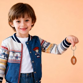 24 Piezas Llaveros de Baloncesto de Espuma PU, Mini Balones de Baloncesto Antiestrés, Llaveros Deportivos para Niños, Juguetes y Decoración para Fiestas (Rugby)