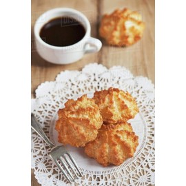 La bayamesa Macaroon Coconut dessert 7.5 OZ (06)