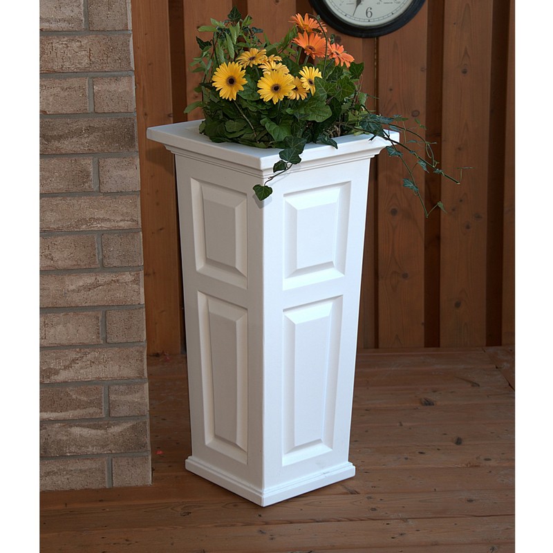Mayne 4833-W Nantucket Polyethylene Planter, White