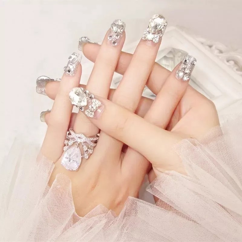 Press on nails 10 Uñas Postizas Decoradas Mucho Cristal Y