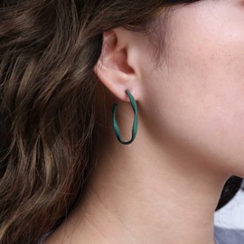 Inateannal Vintage Twist Open Hoop Earrings Green Twisted C-shaped Earrings Handmade Twisted Hoop Earrings Large Green Circle Huggie Earrings Jewellery for Women Girls, Zinc, No Gemstone