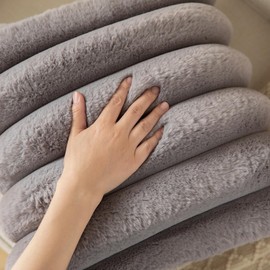 YAERTUN Set of 2 Grey Striped Decorative Cushion Covers 20x20 Inch 50x50 cm Plush Soft Throw Pillow Case with Velvet Back Faux Rabbit Fur Pillow Covers Sofa Couch Bed Livingroom