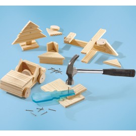 Totum TO025042 Carpenter King Hammer Game with Wooden Parts, Nails and Wooden Hammer
