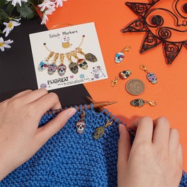 PLIGREAT Pack of 12 Gothic Skull Pendant Stitch Markers Fashion Enamel Pendant with Carabiner Claw Clasp Crochet Knitting Accessories for Weaving Sewing Quilting DIY Alloy Jewellery Making
