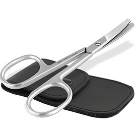 Nagelschere mit gebogener SchnittflÃ¤che und abgerundeter stumpfen Spitze im edlen Etui