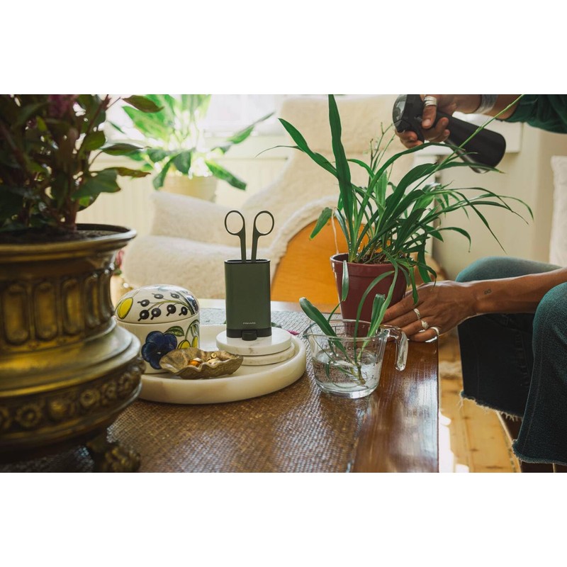 Fiskars Small Plant Shears with Holder