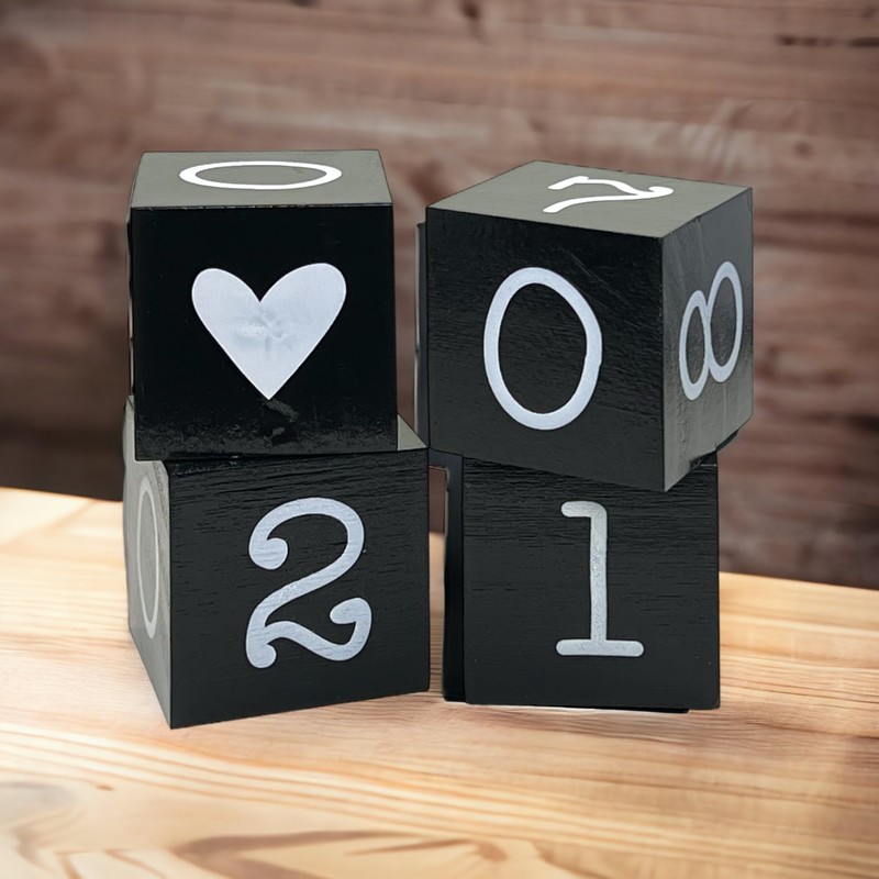 Countdown Calendar Wooden Cube with Theme Bar Permanent Year Table