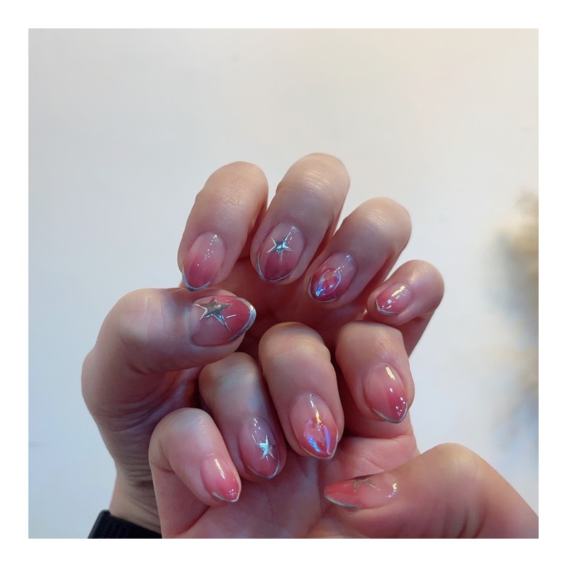 holiday blues - short nose pin / holiday blues -
