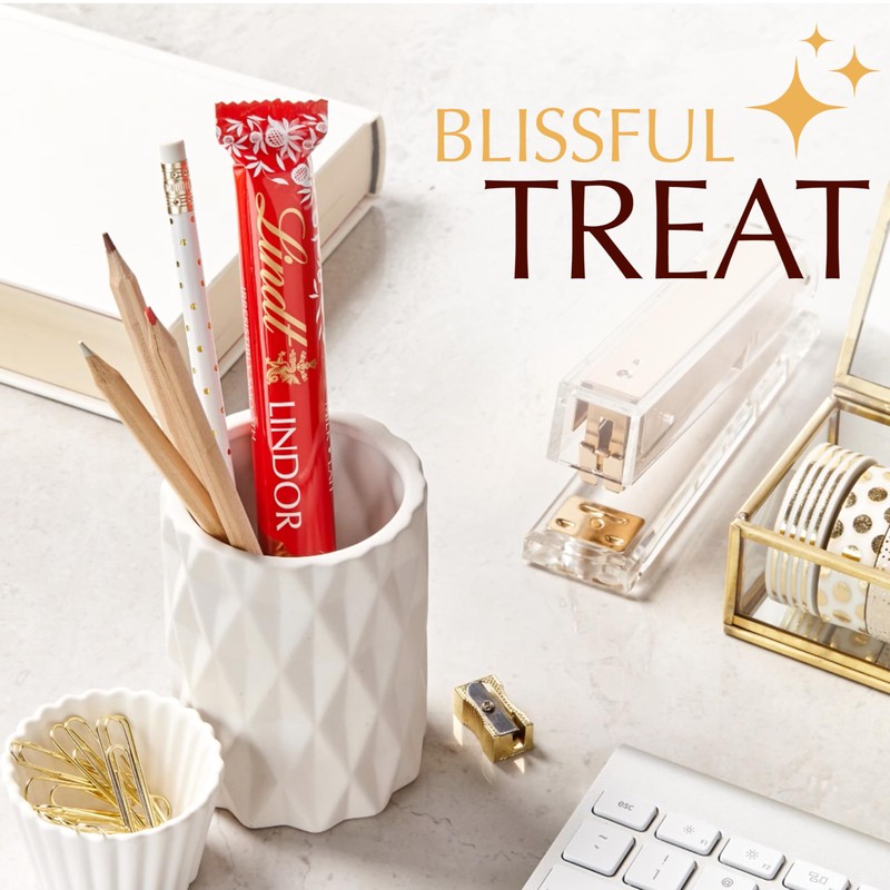 Lindt LINDOR Milk Chocolate Truffle Bar, Chocolate Candy Bar with