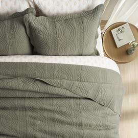 EVERGRACEHOME 100% Cotton Scallop Quilt Set, King Size 3 Piece Set – Lightweight Bedspread with 2 Shams, Soft Prewashed Matelasse Coverlet for Cozy and Elegant Bedding, Olive Green