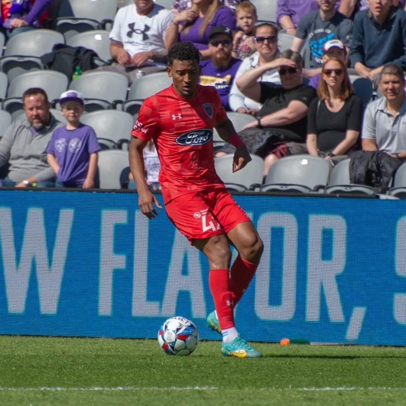 Premier Edge Honduras Flag White Grip Socks - Quantity: 2