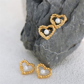 ZEBRAGO Vintage Twist Textured Heart Shaped 18K Gold Plated Stainless Steel Pearl Stud Earrings for Women, Stainless Steel, No Gemstone
