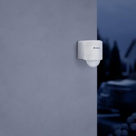 Steinel 602819 IS 240, white, passive infrared, energy efficient, IP54, insulation class II, for interior and exterior, 240 ° detection, incl. Corner wall mount