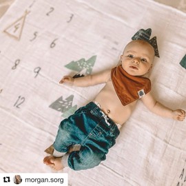 Miaoberry Organic Baby Monthly Milestone Blanket Newborn Boy| Boho Mountain Nursery Baby Month Picture Blanket| Baby Growth Photography Background Prop| Markers Wood Birth Announcement Card