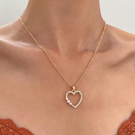 Xduargs Boho Rhinestone Heart Choker Necklace Vintage Crystal Love Heart Necklace Hollow Heart Love Necklace Choker Sparkly Cz Heart Pendant Necklace Jewelry for Women and Girls