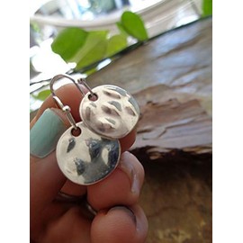 Small hammered discs on attractive 925 silver hooks, real silver hook earrings with plates