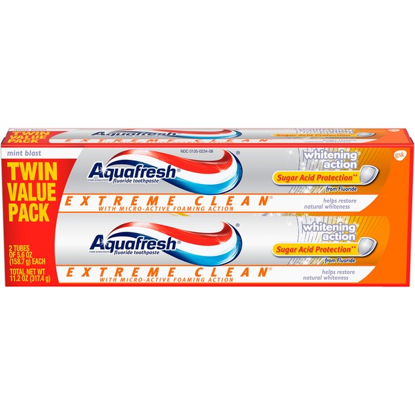 Aquafresh Extreme Clean Whitening Action Fluoride Toothpaste for Cavity Protection, 5.6 ounce Twinpack (two 5.6oz tubes) (33848)