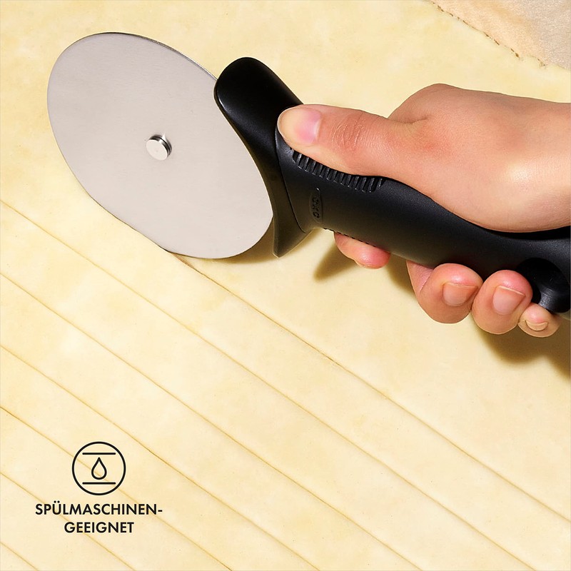 OXO Good Grips Pizza Cutter, 3.5-inch, Black