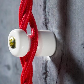 FANTON White Ceramic Insulator Set of 6 Insulators Diameter 16 mm H 25 mm for Vintage Silk Cable Installations Complete with Brass-Plated Screws 89030-B