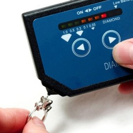 Professional Diamond Tester, Portable Handheld High Precision Diamond Selector Tool, Diamond Identification, Professional Diamond Selector for Beginners and Experts