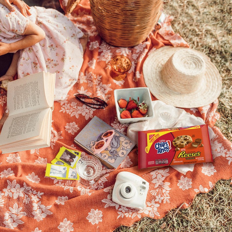 CHIPS AHOY! Chewy Chocolate Chip Cookies with Reese's Peanut Butter
