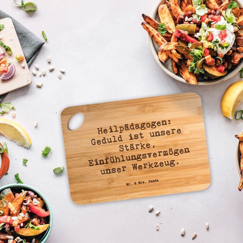 Mr. & Mrs. Panda Bambus - Schneidebrett Spruch Heilpädagogin Geduld
