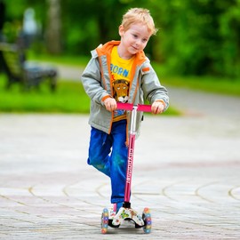 Kids Scooter, Children and Toddler 3 Wheel Kick Scooter, LED Lighted Wheels and 3 Adjustable Height Handlebars, Lean-to-Steer, 3 Wheel Scooter for Boys & Girls Ages 3-8 (Pink Graffiti)