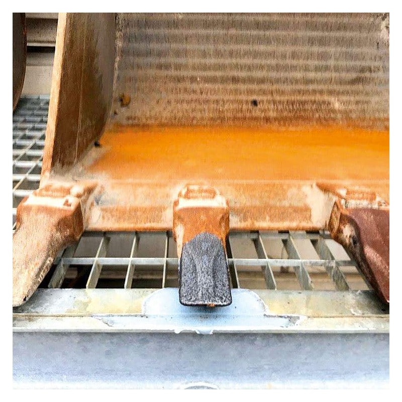 QUEBAg Nirolit Complex Rust Converter 250 ml with Brush Primer