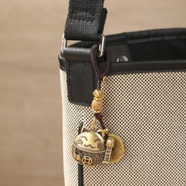 Mansiyuyee Lucky Cat Statue Keychain with Five Emperors Money Feng Shui Coins, Maneki Neko Figure Holding a Streamer Lucky Tassel