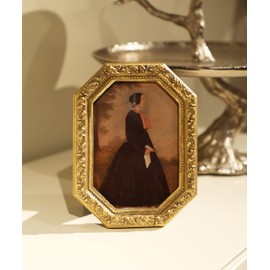 Yulink 5x7 Vintage Picture Frame, Antique Ornate Gold Octagon Photo Frame, for Tabletop and Wall Display, Decorative Retro Home Decor, Old Fashioned Photo Gallery Art