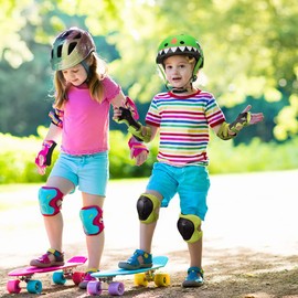 Skaterhelm Fahrradhelm mit Knieschoner Set für 2 bis 6 Jahre Jungen und Mädchen | Leicht Mikroschalen Kinderhelm Knie Pads Schutz Protektoren für Laufrad Skateboard Motorrad Sport…