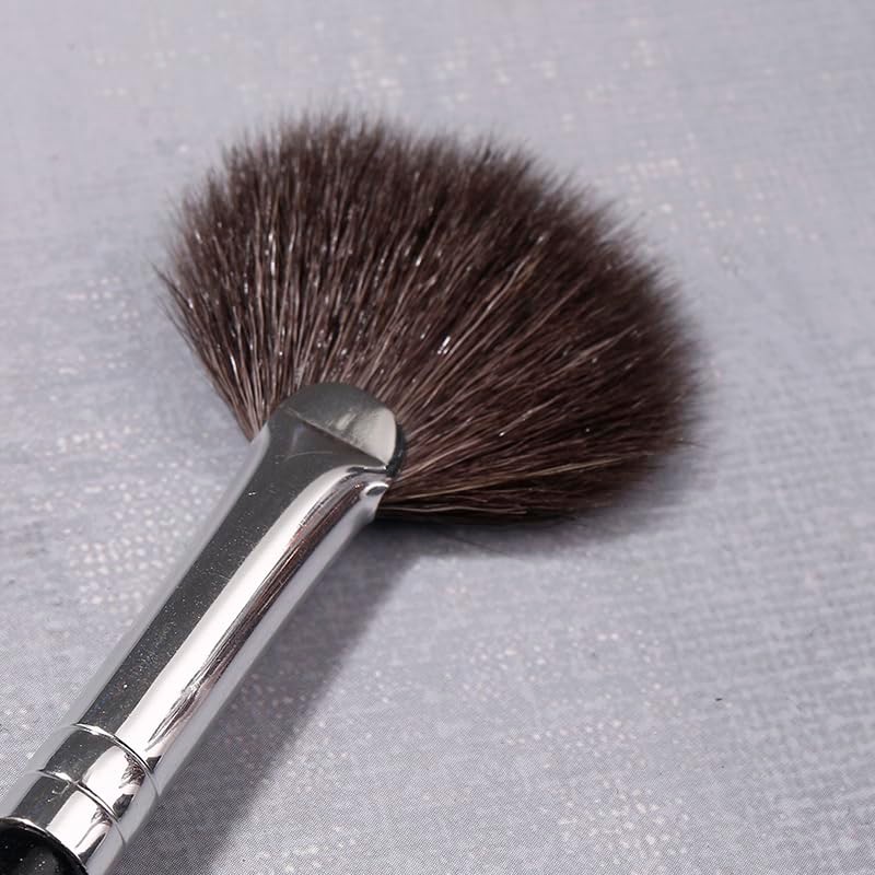 Fan Brush Professional Blush Brush Soft Vegan Synthetic Makeup Brush